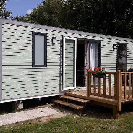 Camping Des Pins * Ghyvelde